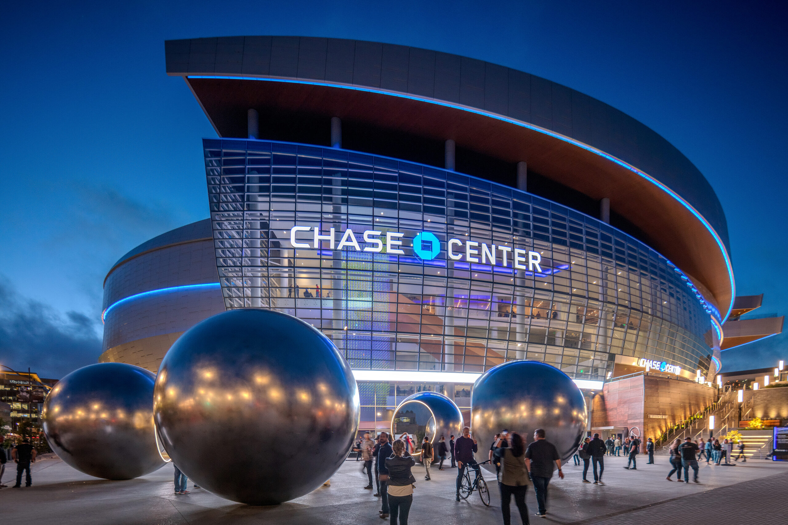 chase-center-east-side-view-with-seeing-spheres2-photo-credit-jason-orear